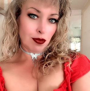 Meet your Posher, Jaylou